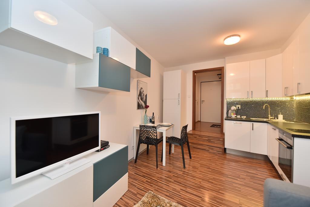 Apartments Palmovka Prag Rum bild